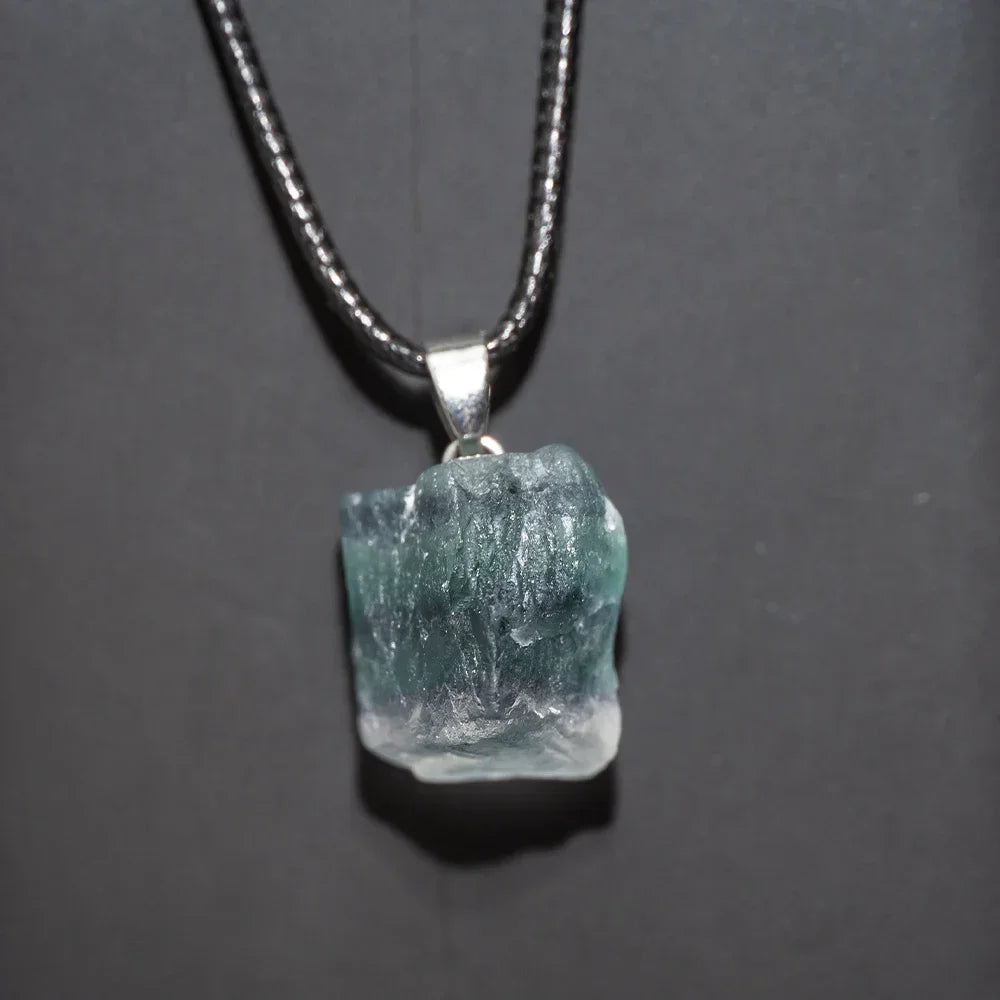 Natural Amethyst Irregular Rough Stone Pendant Clavicle Transparent Quartz Lady Fashion Jewelry Healing Lucky Necklace Gift